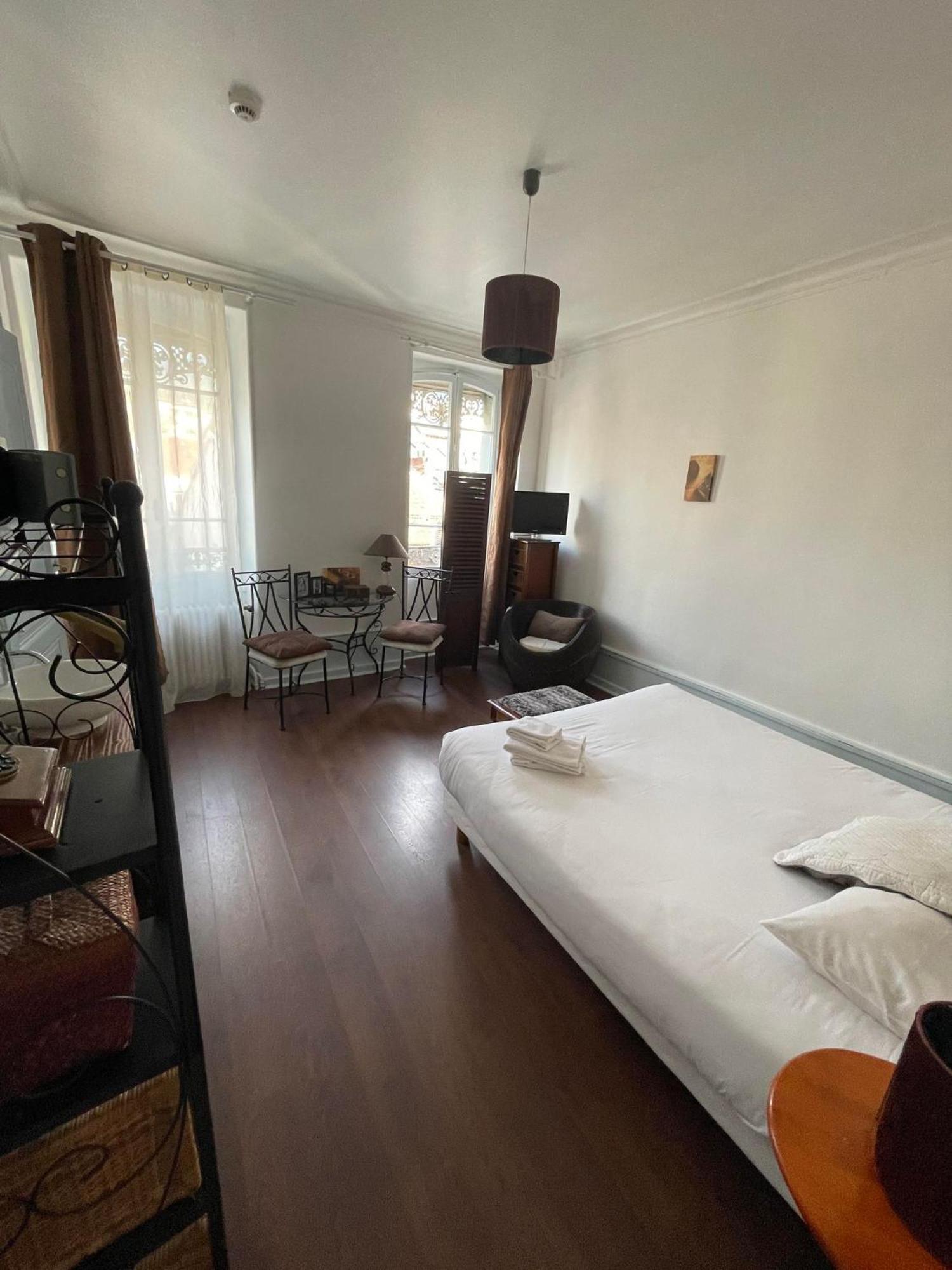 Authentic By Balladins, Hotel Le Carre D'Aix