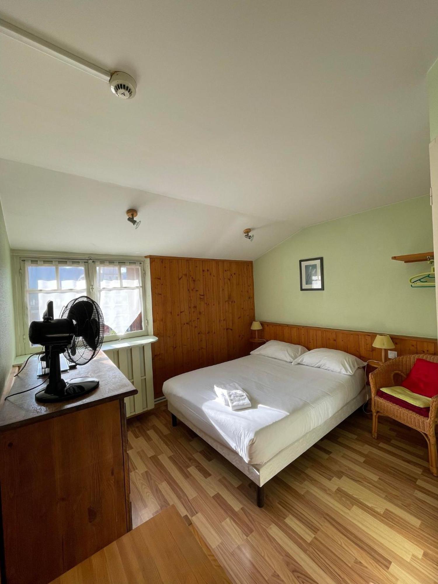 Hotel Authentic By Balladins, Hotel Le Carre D'Aix 2*