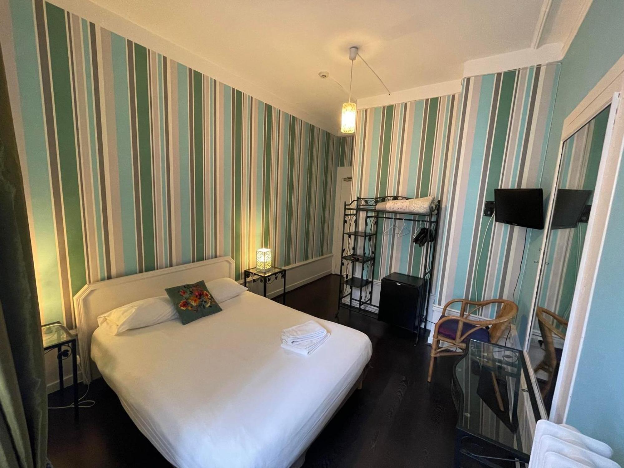 Authentic By Balladins, Hotel Le Carre D'Aix 2* Aix-les-Bains